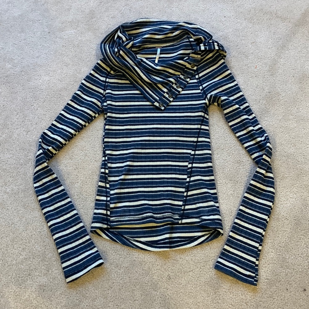 Free people long sleeve cowl neck. Small